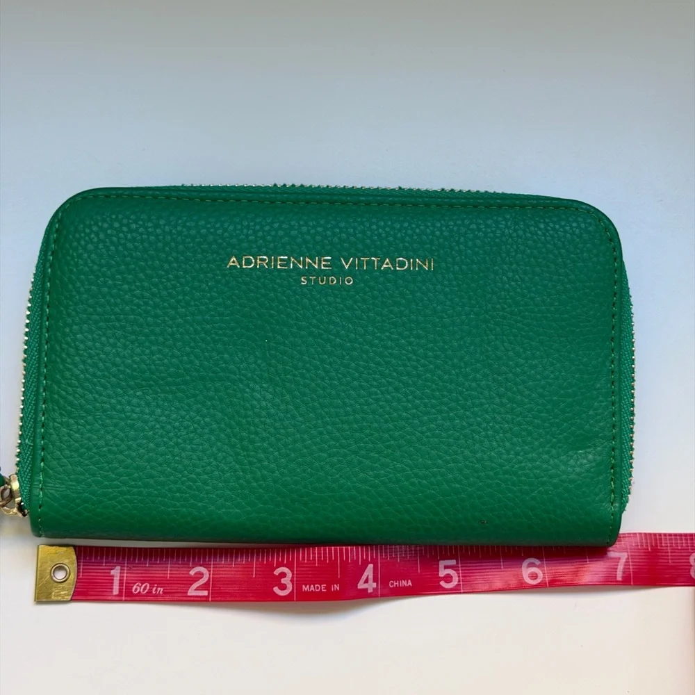 Adrienne Vittadini stylish wristlet